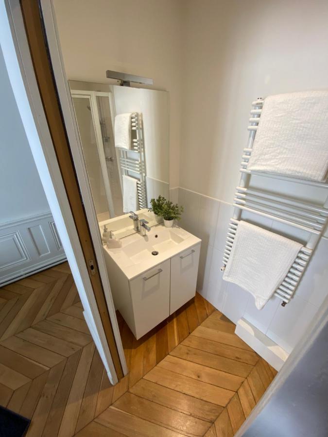 Beautiful 3Br Apt In Lyon Center ภายนอก รูปภาพ